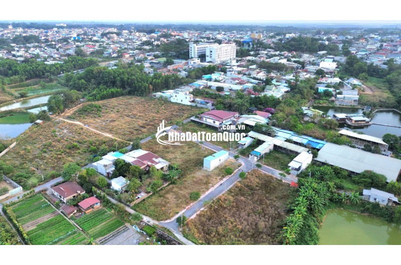Cần bán gấp lô đất sổ riêng thổ cư 5*33 cạnh trường Trịnh Hoài Đức